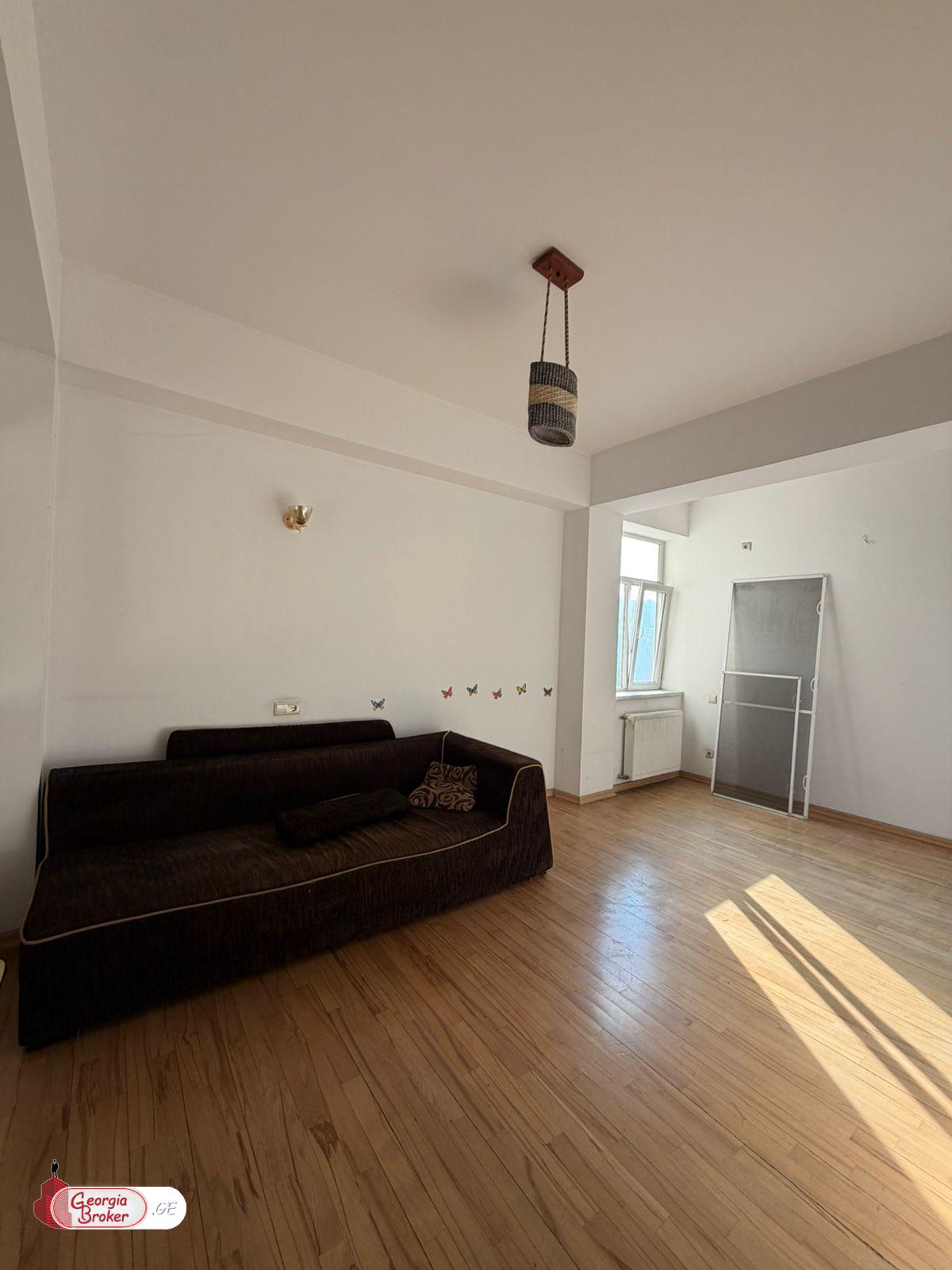 nearly repaired 3-room apartment for sale